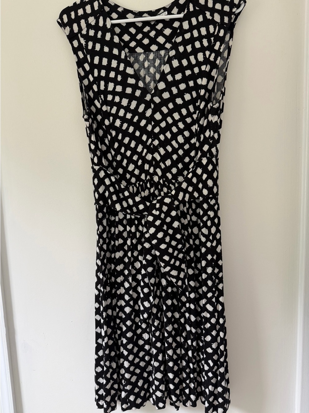 Tracy Reese Black and White Geometric V-Neck Tie Waist Dress